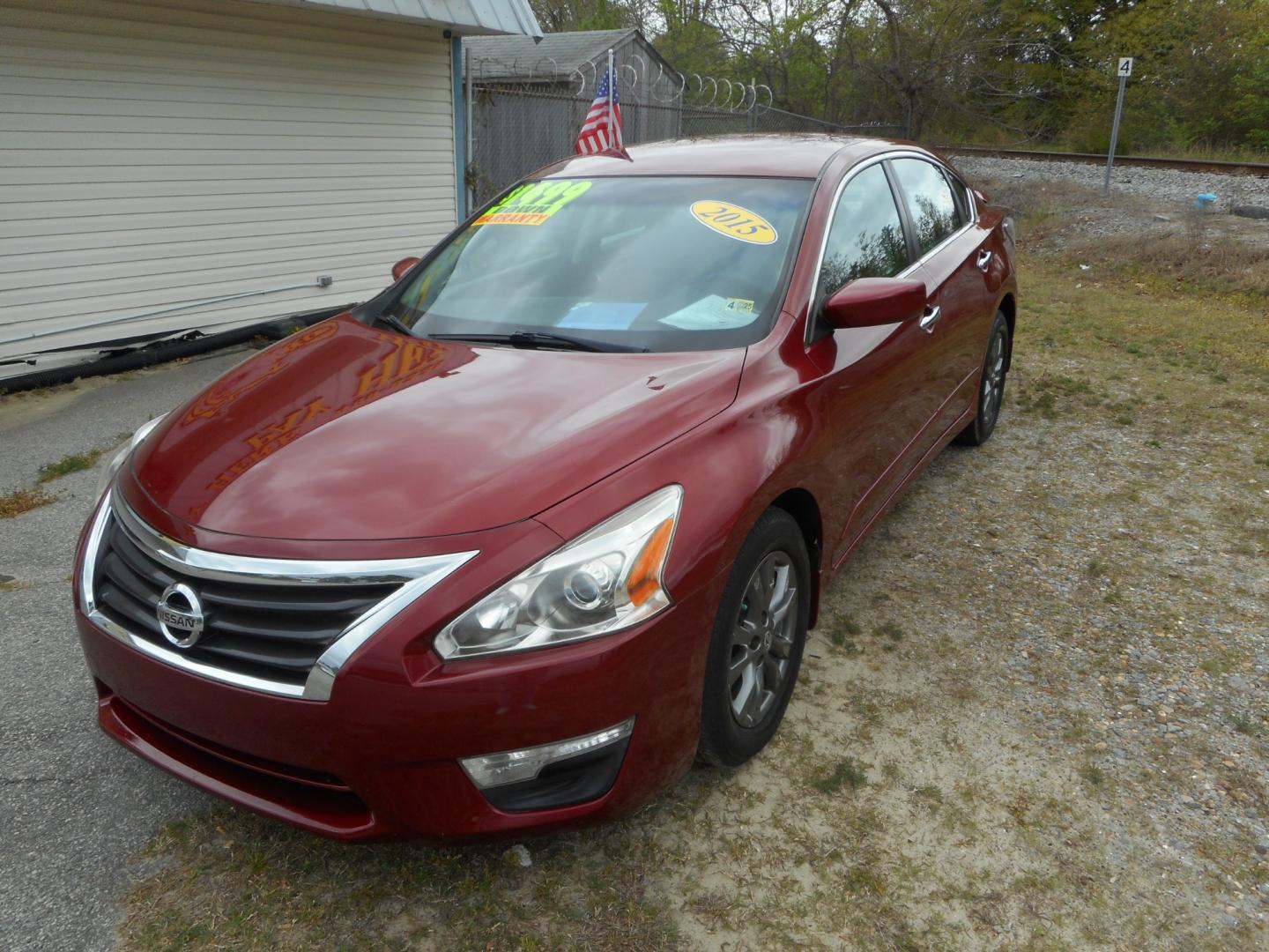 2015 Red Nissan Altima 2.5 S (1N4AL3AP4FC) with an 2.5L L4 DOHC 16V engine, Continuously Variable Transmission transmission, located at 2553 Airline Blvd, Portsmouth, VA, 23701, (757) 488-8331, 36.813889, -76.357597 - Down Payment: $1499 Weekly Payment: $110 APR: 23.9% Repayment Terms: 42 Months ***CALL ELIZABETH SMITH - DIRECTOR OF MARKETING @ 757-488-8331 TO SCHEDULE YOUR APPOINTMENT TODAY AND GET PRE-APPROVED RIGHT OVER THE PHONE*** - Photo#1